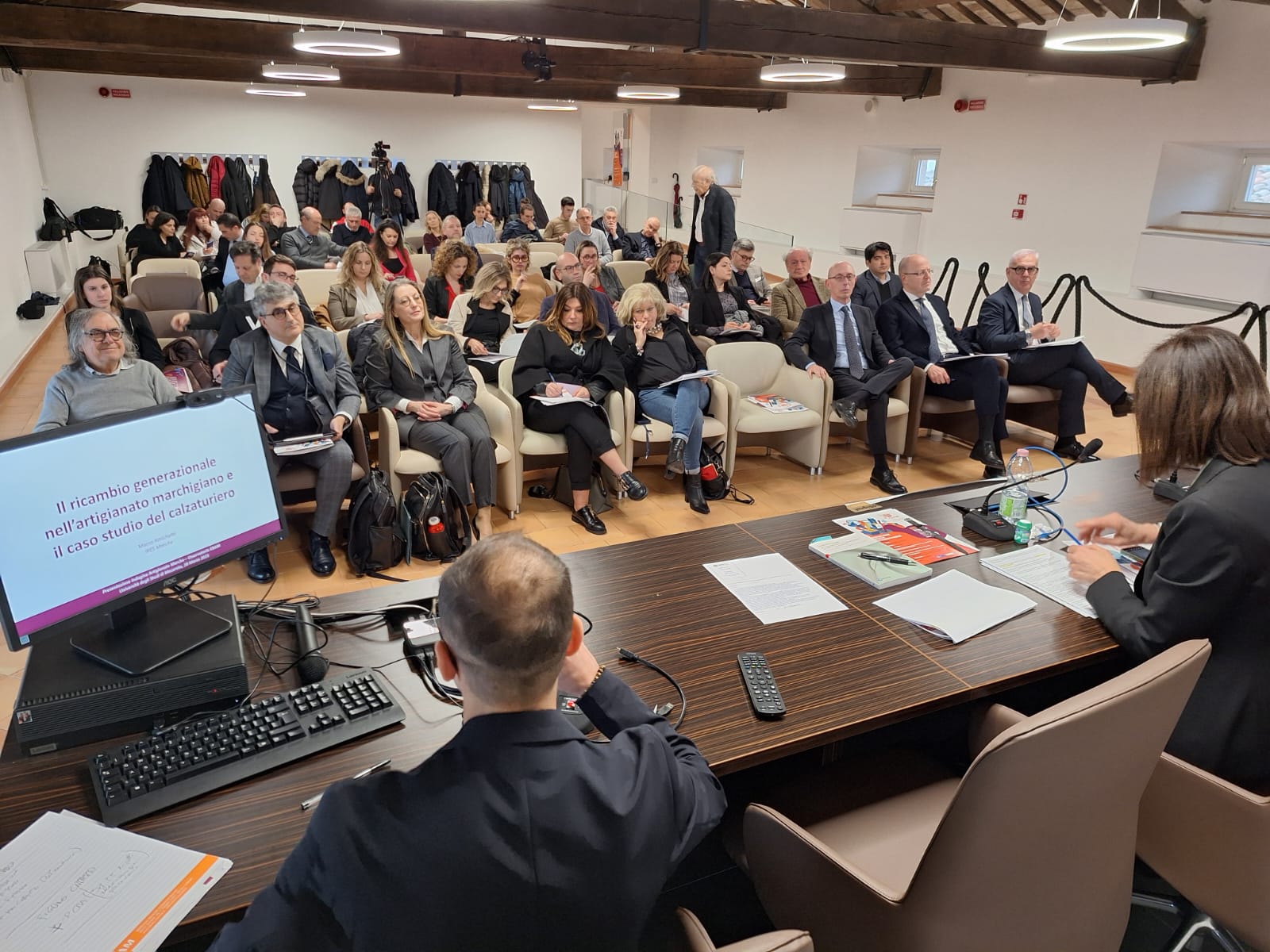 Ebam platea